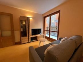 Apartamento Hasta 4 Pax con Terraza- Nº HUT 08258